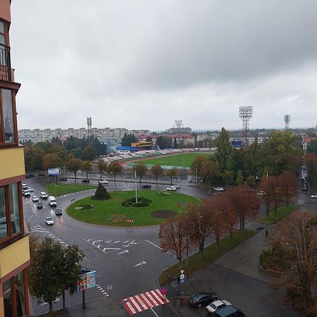 Романтичні Апартаменти У Центрі Lutsk Bagian luar foto