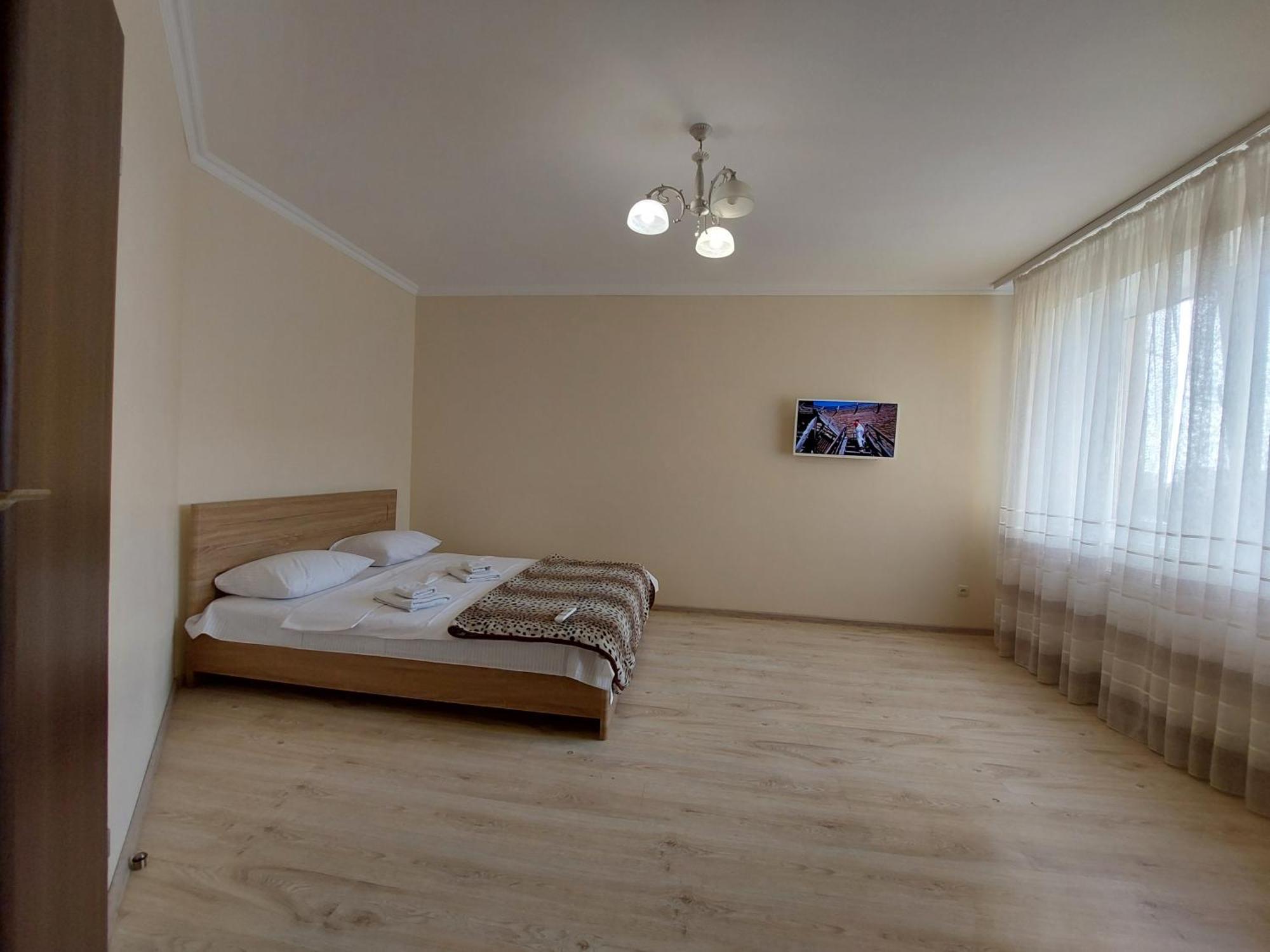 Романтичні Апартаменти У Центрі Lutsk Bagian luar foto