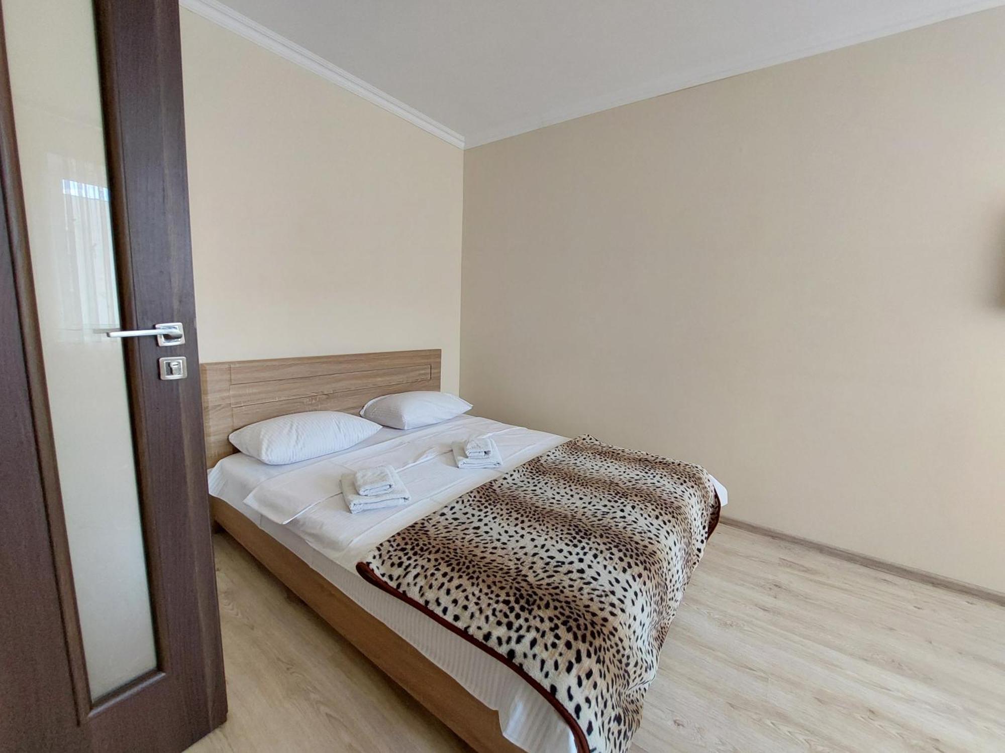 Романтичні Апартаменти У Центрі Lutsk Bagian luar foto